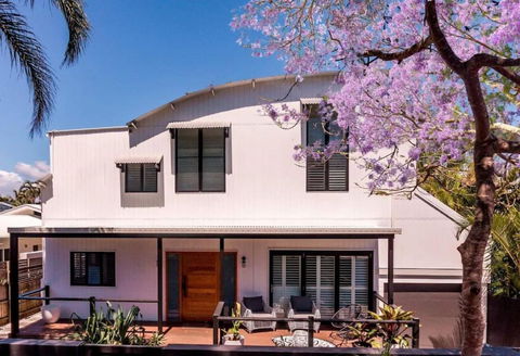 PACIFIC Stunning Coastal Home The Perfect Family Getaway - Holiday Adelaide 0