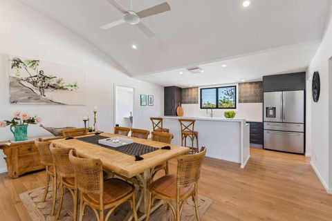 PACIFIC Stunning Coastal Home The Perfect Family Getaway - Holiday Adelaide 3