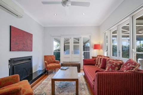 Paddington Cottage - A Classic Queenslander Stay - Holiday Adelaide 2