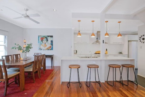 Paddington Cottage - A Classic Queenslander Stay - Holiday Adelaide 3