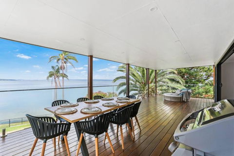 Panoramic Lakefront 6 BDRM Villa - Holiday Adelaide 2