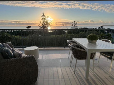 Panoramic Ocean View 2 Bed 2 Bath - Holiday Adelaide 0