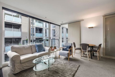 Parade Place - A Central Balcony Stay - Holiday Adelaide 1