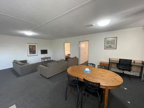 Parkside Inn Motel - Holiday Adelaide 3