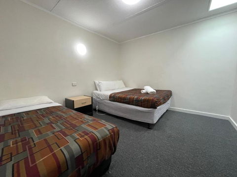 Parkside Inn Motel - Holiday Adelaide 1