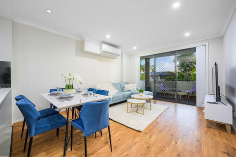 Parramatta New 2Bedroom Apt Close To TrainShoping - Holiday Adelaide 1