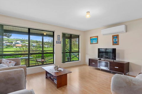 Pascalinga 38 Carrickalinga Road - Holiday Adelaide 1
