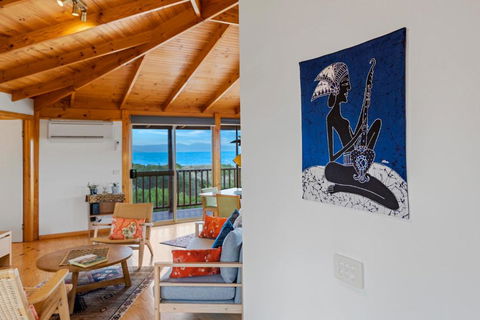 Peace & Plenty - Holiday Adelaide 2