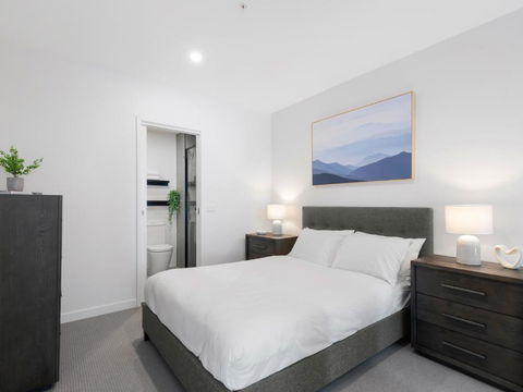Peaceful 1-Bed Unit With A Spacious Balcony - Holiday Adelaide 1
