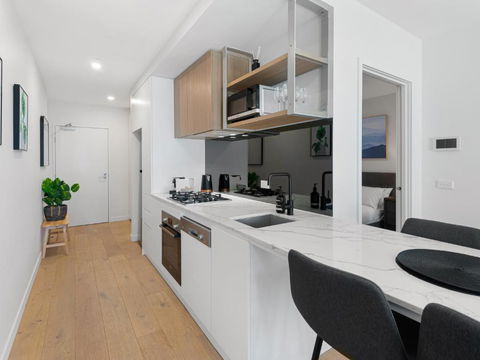Peaceful 1-Bed Unit With A Spacious Balcony - Holiday Adelaide 2
