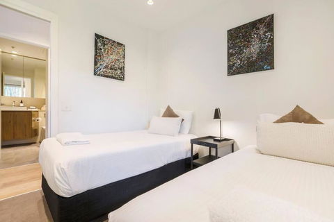 Peaceful 2 Bedroom Unit With Free Parking - Holiday Adelaide 3
