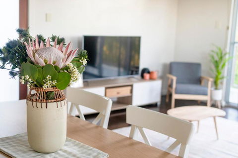 Peaceful Hills Escape: Charming 2-Story Retreat - Holiday Adelaide 3