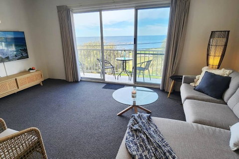 Penthouse Apartment Ocean Views - Holiday Adelaide 1
