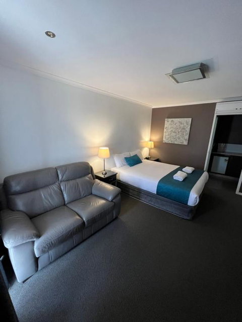 Pevensey Motor Lodge - Holiday Adelaide 3