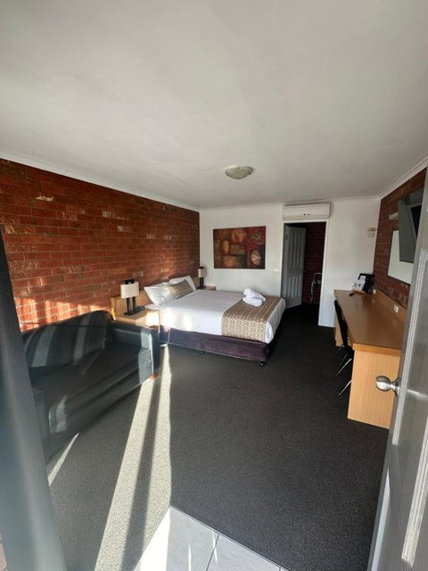 Pevensey Motor Lodge - Holiday Adelaide 2