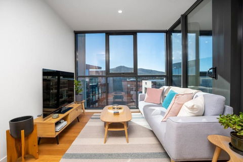 Perfectly Located 1BR BA Apartment - Holiday Adelaide 0