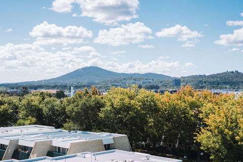 Perfect Located 1-Bed With Great Views & Parking - Holiday Adelaide 0