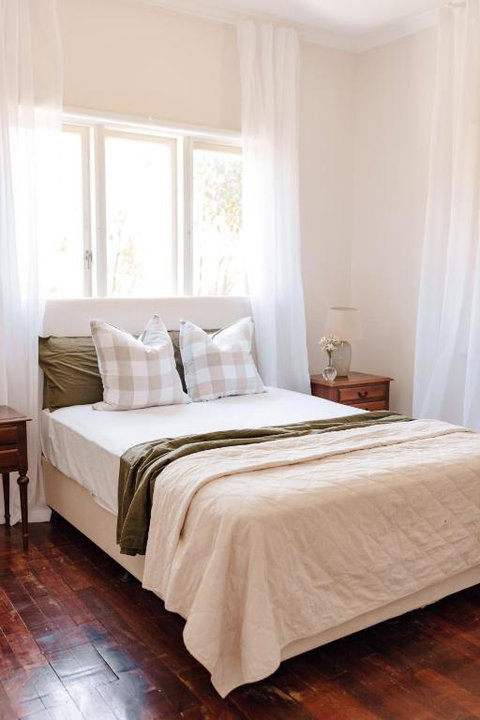 Pet Friendly Family Home In Bluff Point - Holiday Adelaide 1