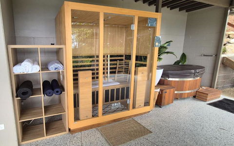 Personal Sauna & Ice-bath At Kookaburra Cabin - Holiday Adelaide 0