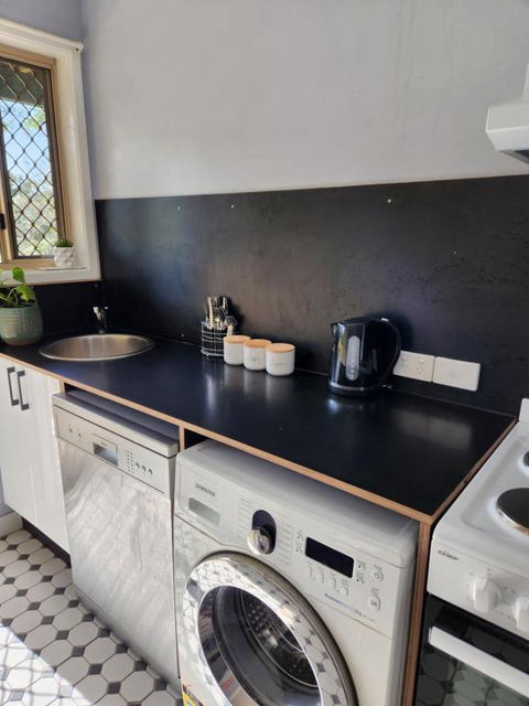 Poinciana Room - Holiday Adelaide 3