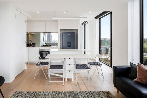 Perfect Haven In Spring Hill 2B1B And Parking - Holiday Adelaide 1
