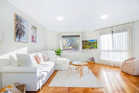 Perfect Manly Retreat, In The Heart Of Manly, Family & Couple Friendly Apartment With CAR SPOT - Holiday Adelaide 0