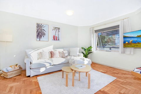 Perfect Manly Retreat, In The Heart Of Manly, Family & Couple Friendly Apartment With CAR SPOT - Holiday Adelaide 2