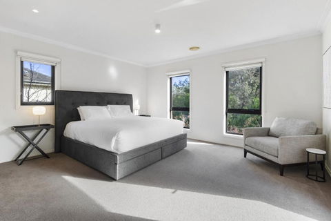 Perfectly Located 4-Bed House In Kensington - Holiday Adelaide 1