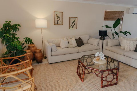 Pet Friendly Townhouse - Holiday Adelaide 1