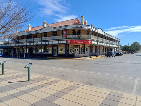 PETERBOROUGH HOTEL - Holiday Adelaide 0