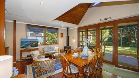 Pine Lodge Pearl Beach - Holiday Adelaide 3