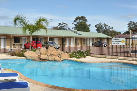 Pinjarra Resort - Holiday Adelaide 1