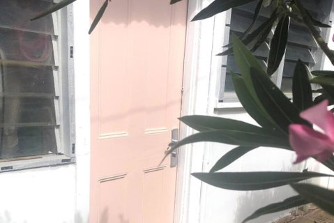 Pink Door By The Seashore - Holiday Adelaide 2
