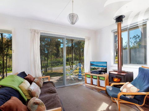 Pippis A Classic Beach House - Holiday Adelaide 3