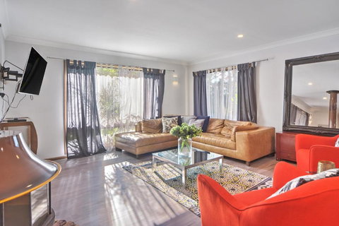 Pleasant Way River Lodge - Holiday Adelaide 3