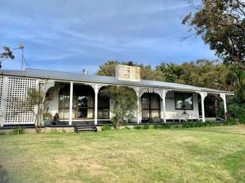 Pomegranite Beach House - Holiday Adelaide 0