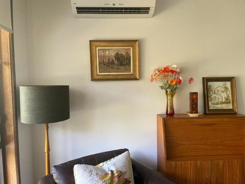 Poppies Clunes - Holiday Adelaide 2