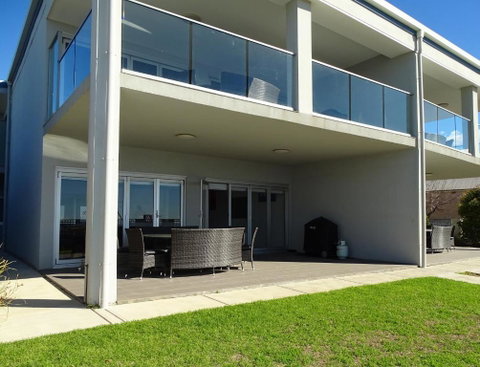 Port Vincent Seaside Apartments - Apartment 1 - Holiday Adelaide 0