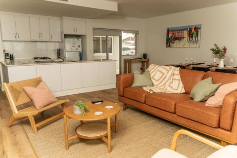 Port Vincent Seaside Apartments - Apartment 2 - Holiday Adelaide 3