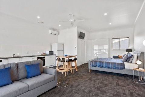Port Lincoln Shark Apartment 6 - Holiday Adelaide 0