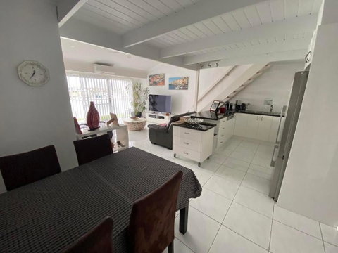 Port Lincoln Marina Waterfront Apartment - Holiday Adelaide 2