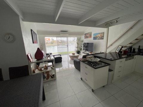Port Lincoln Marina Waterfront Apartment - Holiday Adelaide 3