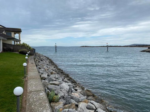 Port Lincoln Marina Waterfront Apartment - Holiday Adelaide 1