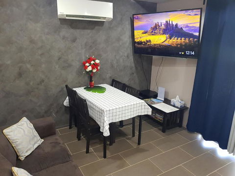 Quiet 2 Bedroom Farm House - Holiday Adelaide 0