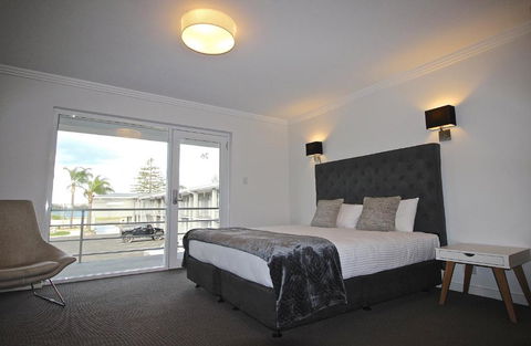 Quays Hotel - Holiday Adelaide 0