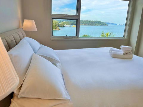 RAG05 - Mosman Exclusive Waterfront Luxury Living - Holiday Adelaide 1