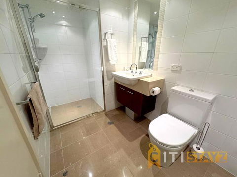 Pretty Penthouse - Close To ANU - Holiday Adelaide 2