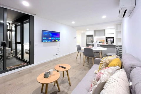 Pride Moonee Ponds 1B2B Nest - Holiday Adelaide 1