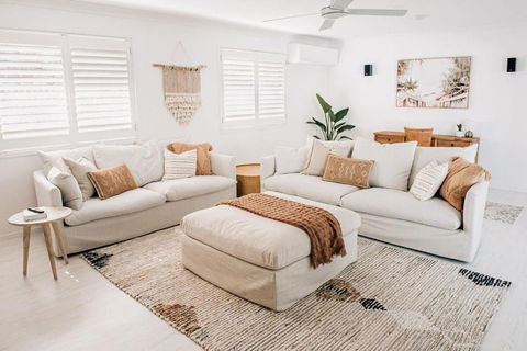 Prime Location With Pool - Walk To Coolum Beach - Holiday Adelaide 1