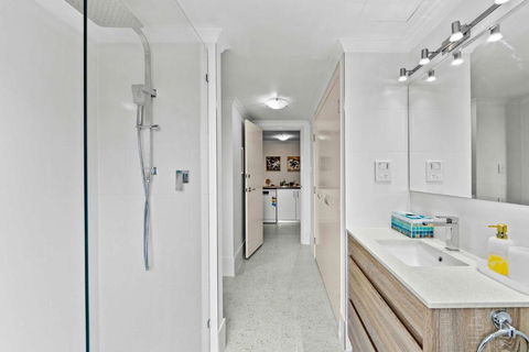 Prime Perth Apartment - Holiday Adelaide 2